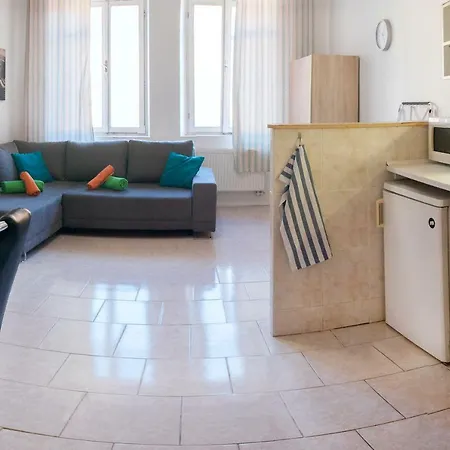 Guest house Apartments House Seifertova Prague