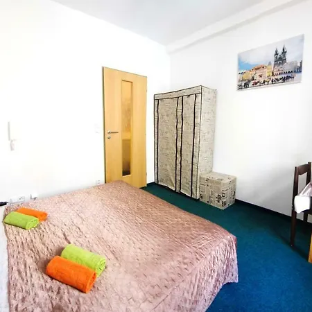 Gasthuis Apartments House Seifertova 3*