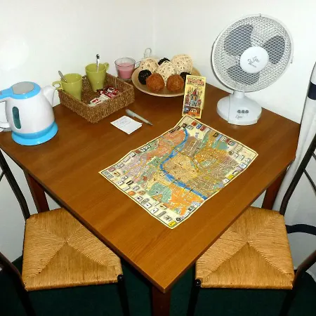 Apartments House Seifertova براغ